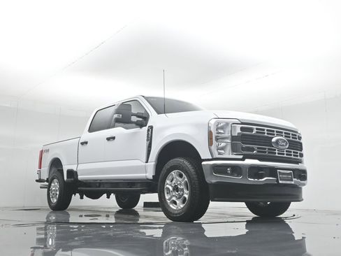 New 2026 Ford F250 XLT w/ FX4 Off-Road Package image 50