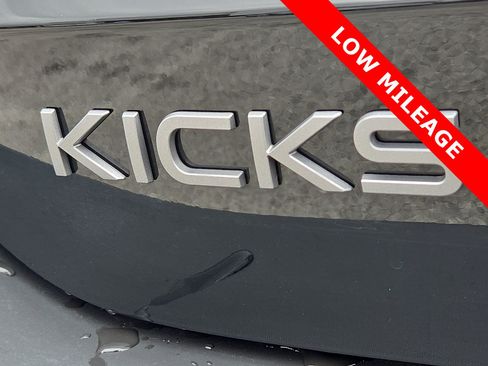 Used 2025 Nissan Kicks SV FWD image 8