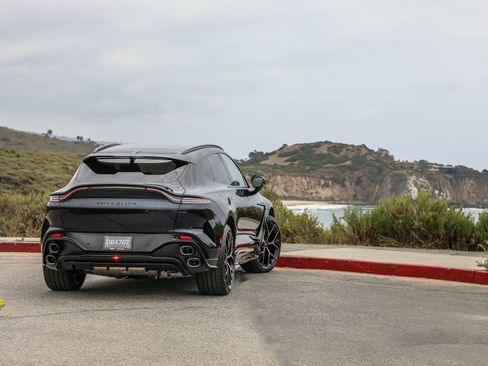 Used 2022 Aston Martin DBX AWD/4WD image 70