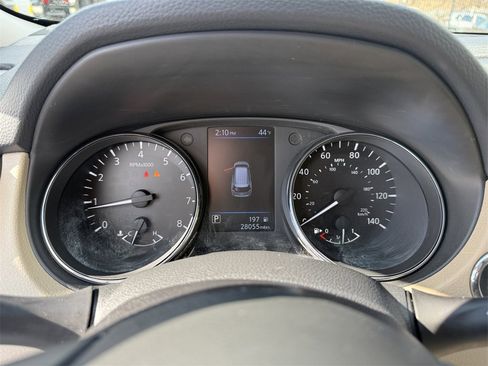 Used 2019 Nissan Rogue SL image 17