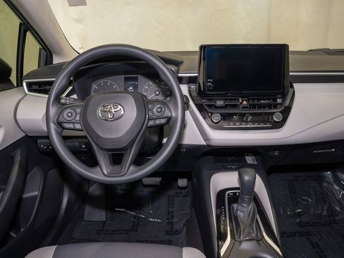 Used 2025 Toyota Corolla LE w/ LE Premium Package image 6