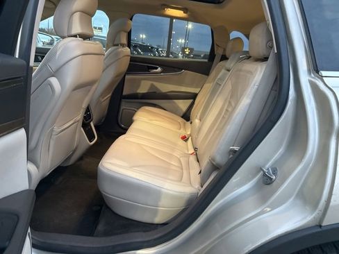 Used 2017 Lincoln MKX Reserve image 13