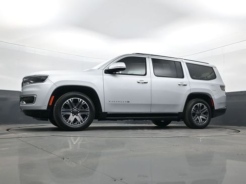 Used 2022 Jeep Wagoneer Series III image 29