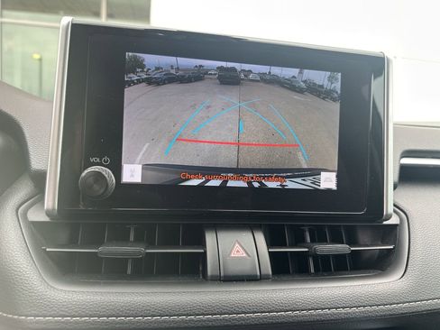 Used 2023 Toyota RAV4 XLE w/ Convenience Package image 7