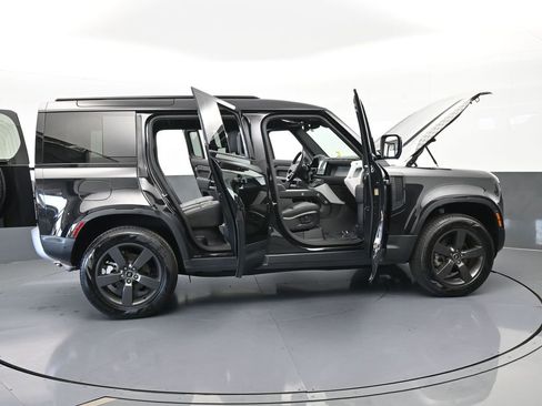 Used 2025 Land Rover Defender 110 S image 86