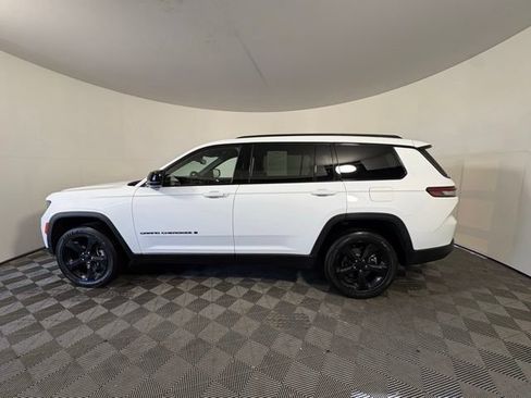 Used 2023 Jeep Grand Cherokee L Laredo AWD/4WD image 4