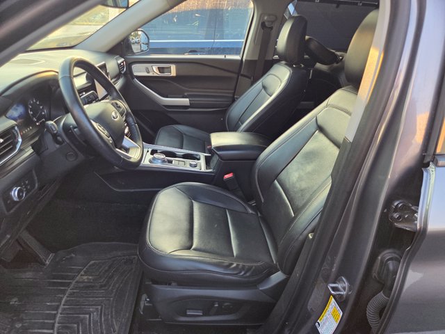 Used 2021 Ford Explorer Limited w/ Equipment Group 301A AWD/4WD image 11