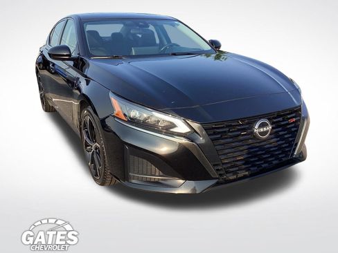 Used 2023 Nissan Altima 2.5 SR w/ SR Premium Package AWD/4WD image 1