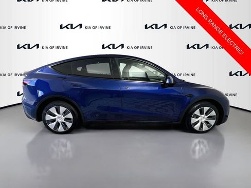 Used 2022 Tesla Model Y Long Range AWD/4WD image 8