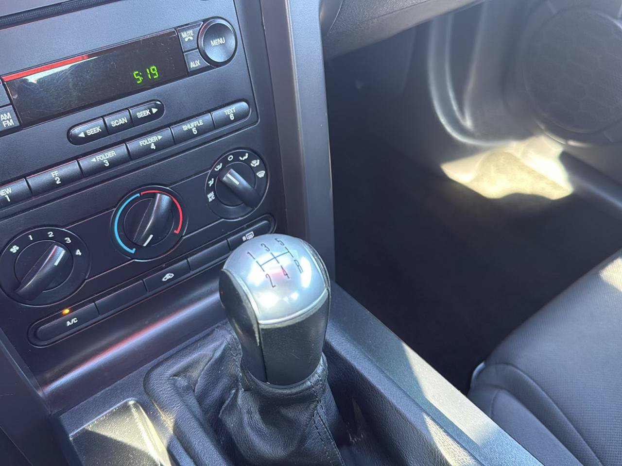 Used 2006 Ford Mustang Coupe RWD image 17