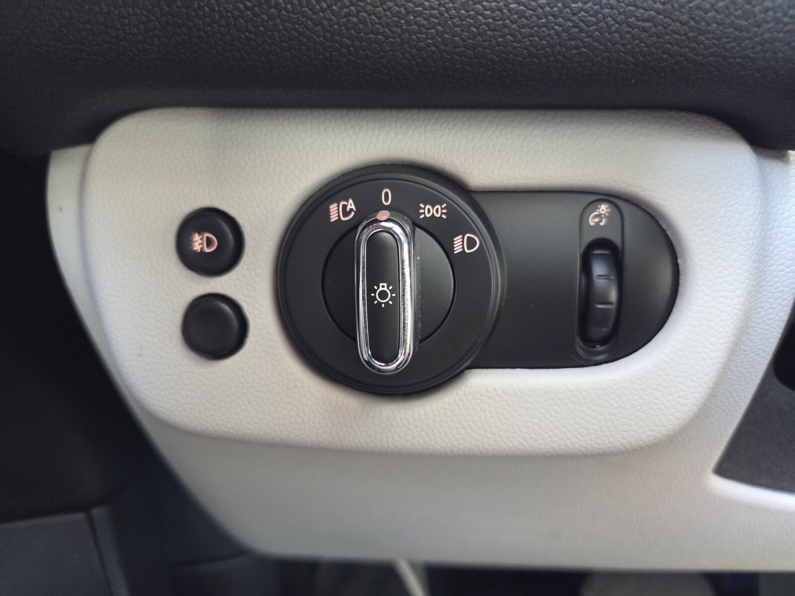 Used 2024 MINI Cooper Clubman S w/ Signature Upholstery Package FWD image 22