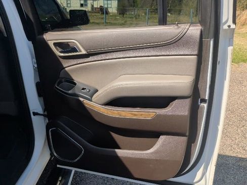 Used 2019 GMC Yukon XL Denali w/ Denali Ultimate Package image 10