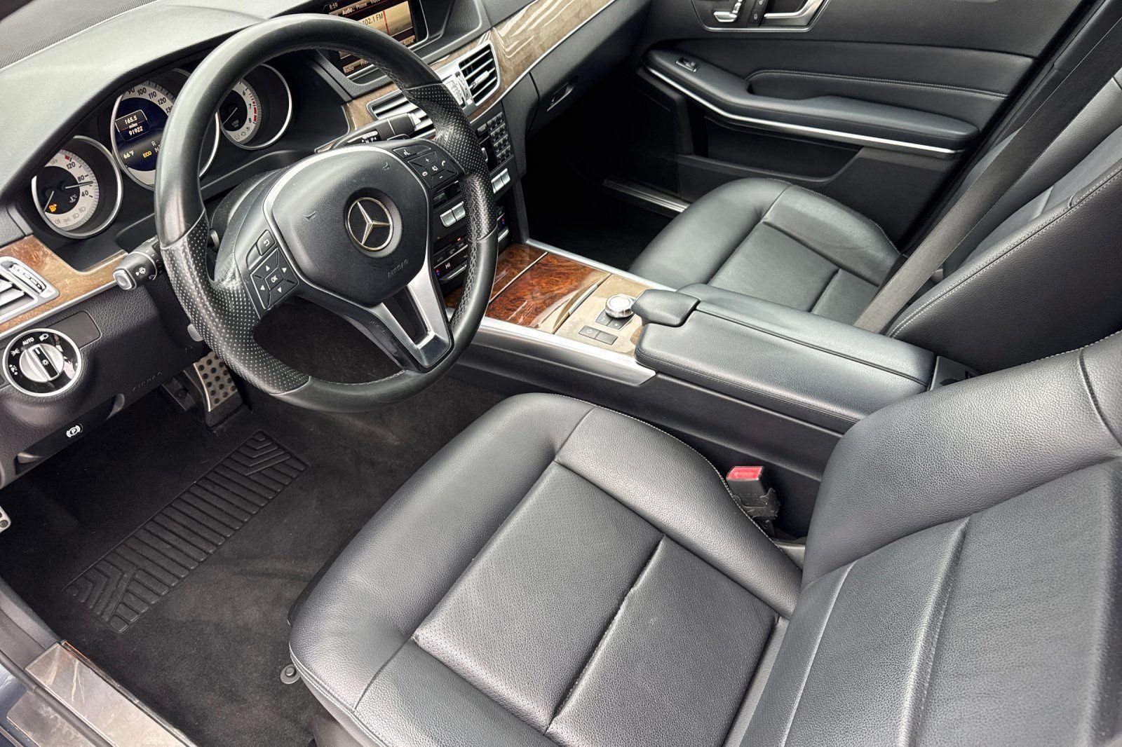 Used 2014 Mercedes-Benz E 350 Sedan image 13