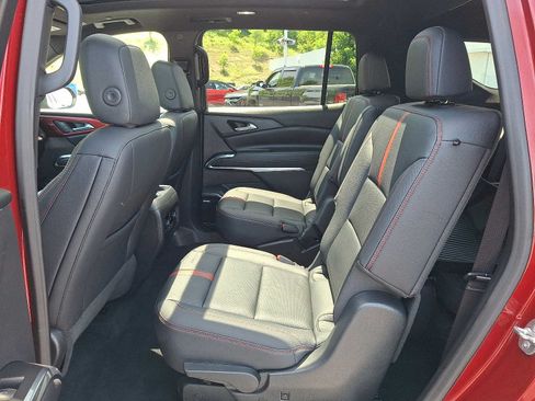 Used 2024 Chevrolet Traverse RS w/ LPO, Floor Liner Package AWD/4WD image 10