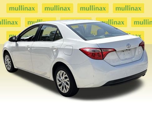 Used 2018 Toyota Corolla LE image 9