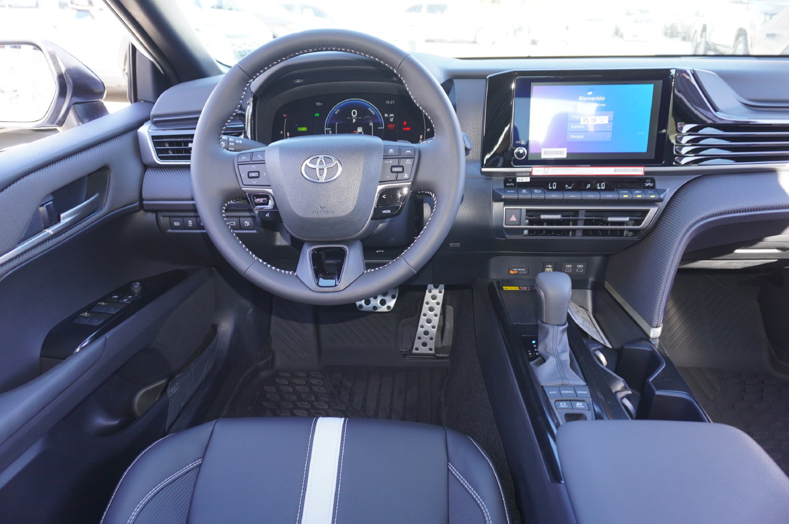 Used 2026 Toyota Camry Hybrid w/ Convenience Package FWD image 10