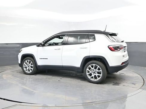 Used 2025 Jeep Compass Limited AWD/4WD image 8
