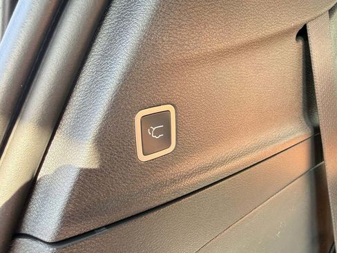 New 2026 Chrysler Pacifica Pinnacle image 38