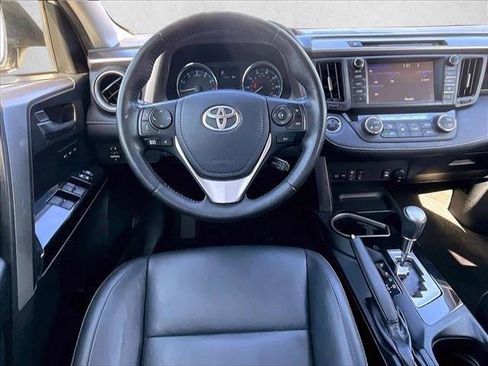 Used 2018 Toyota RAV4 Limited image 7