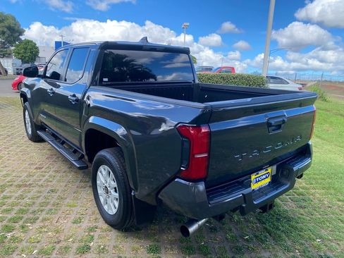 Used 2024 Toyota Tacoma SR5 image 5