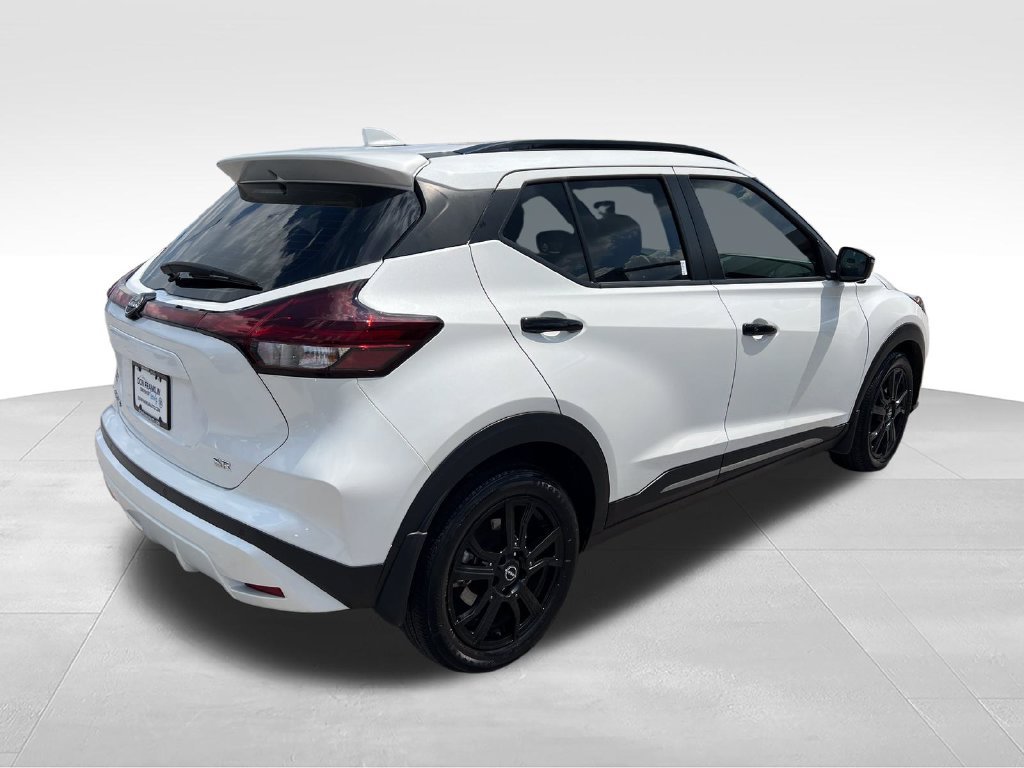 Used 2024 Nissan Kicks SR FWD image 6