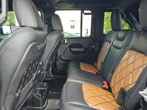 Used 2019 Jeep Wrangler Unlimited Rubicon AWD/4WD image 17