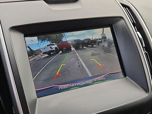 Used 2020 Ford Edge SEL w/ Cold Weather Package AWD/4WD image 19