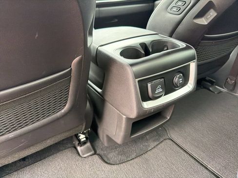 Used 2025 Kia Carnival SX Prestige FWD image 23