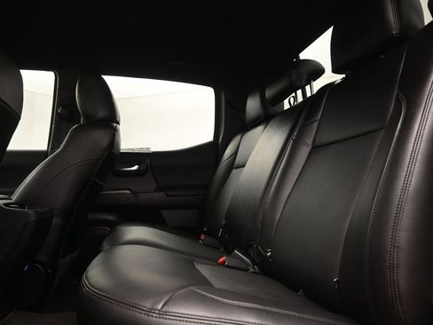 Used 2022 Toyota Tacoma TRD Off-Road image 13