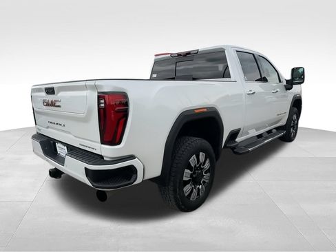 Used 2024 GMC Sierra 2500 Denali w/ Technology Package AWD/4WD image 8