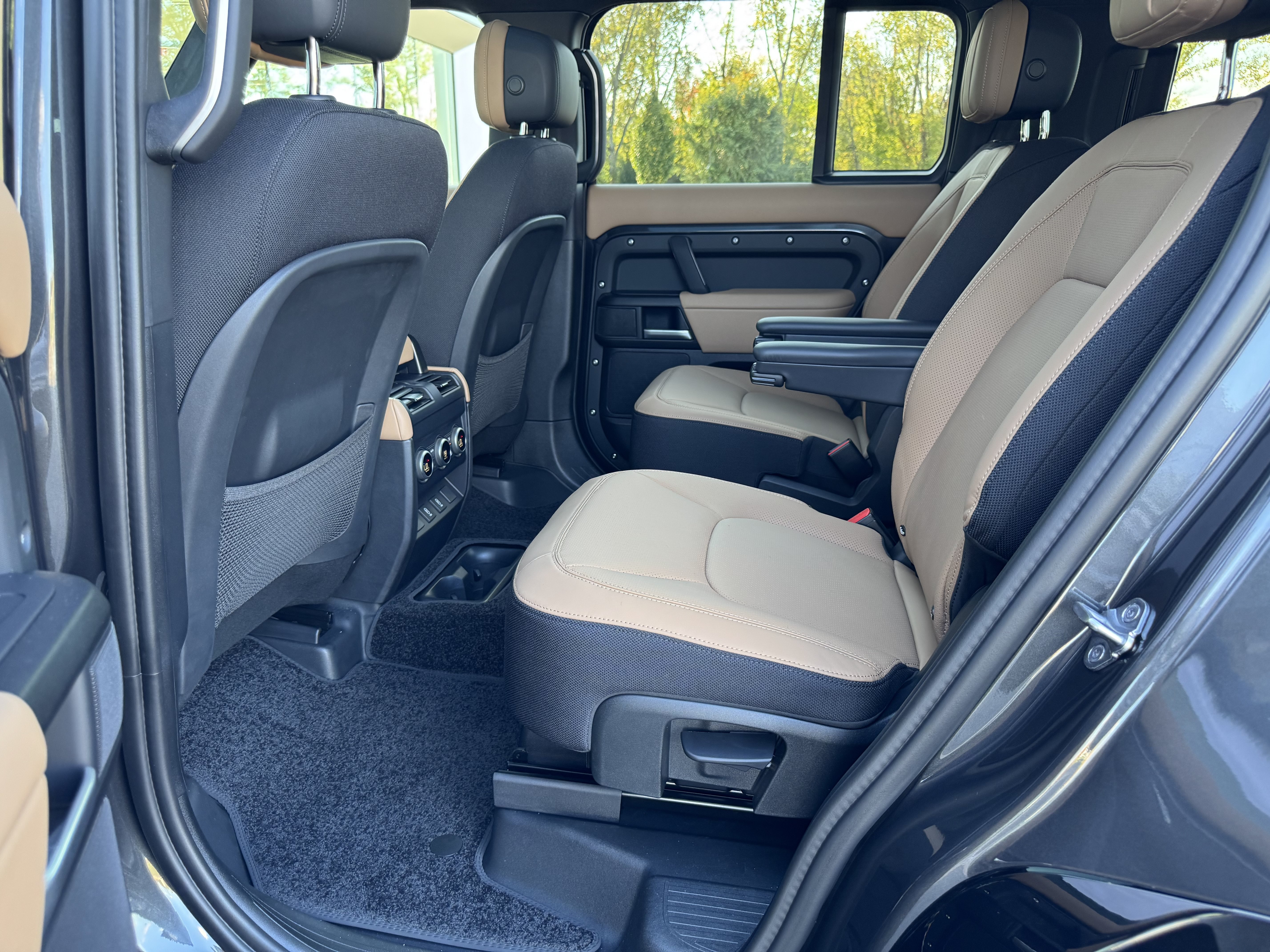 New 2026 Land Rover Defender 130 V8 AWD/4WD image 5