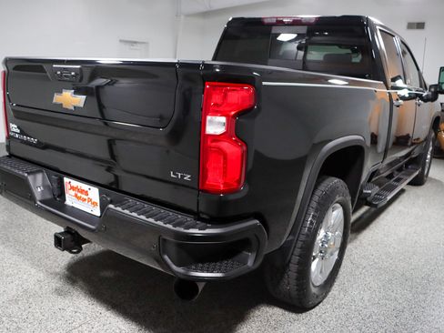 Used 2022 Chevrolet Silverado 2500 LTZ w/ Z71 Chrome Sport Edition AWD/4WD image 7