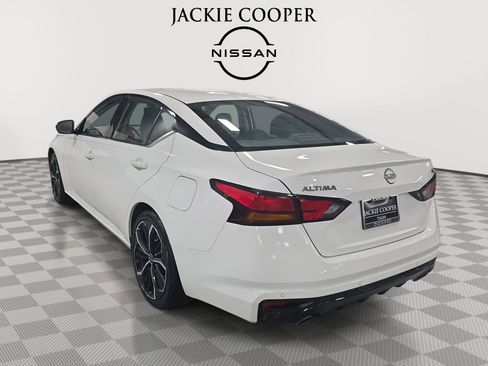 Certified 2024 Nissan Altima 2.5 SR FWD image 7