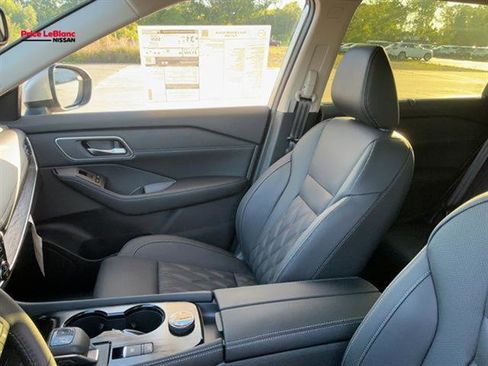 New 2026 Nissan Rogue Platinum AWD/4WD image 26
