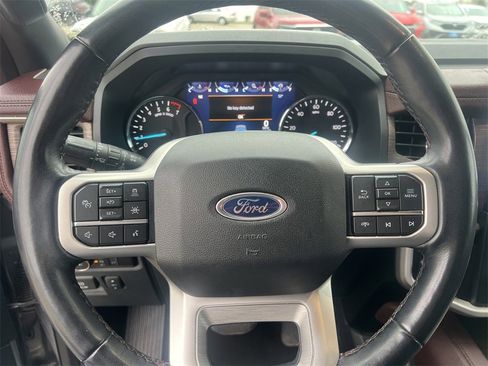 Used 2023 Ford Expedition Limited image 16