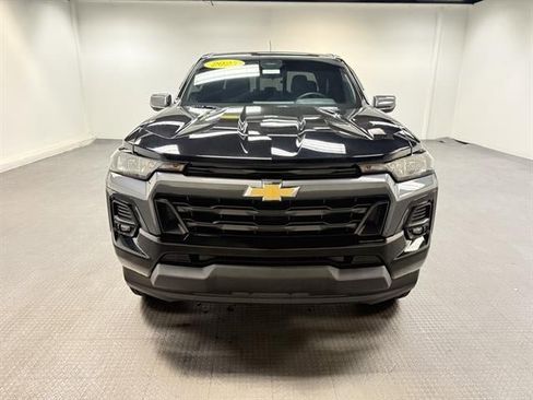 Used 2023 Chevrolet Colorado LT w/ LT Convenience Package image 8