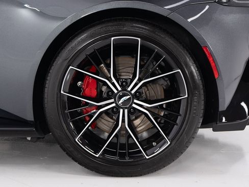 Used 2021 Aston Martin V8 Vantage Roadster image 42