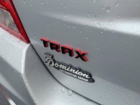 Used 2021 Chevrolet Trax LT w/ Redline Edition image 7