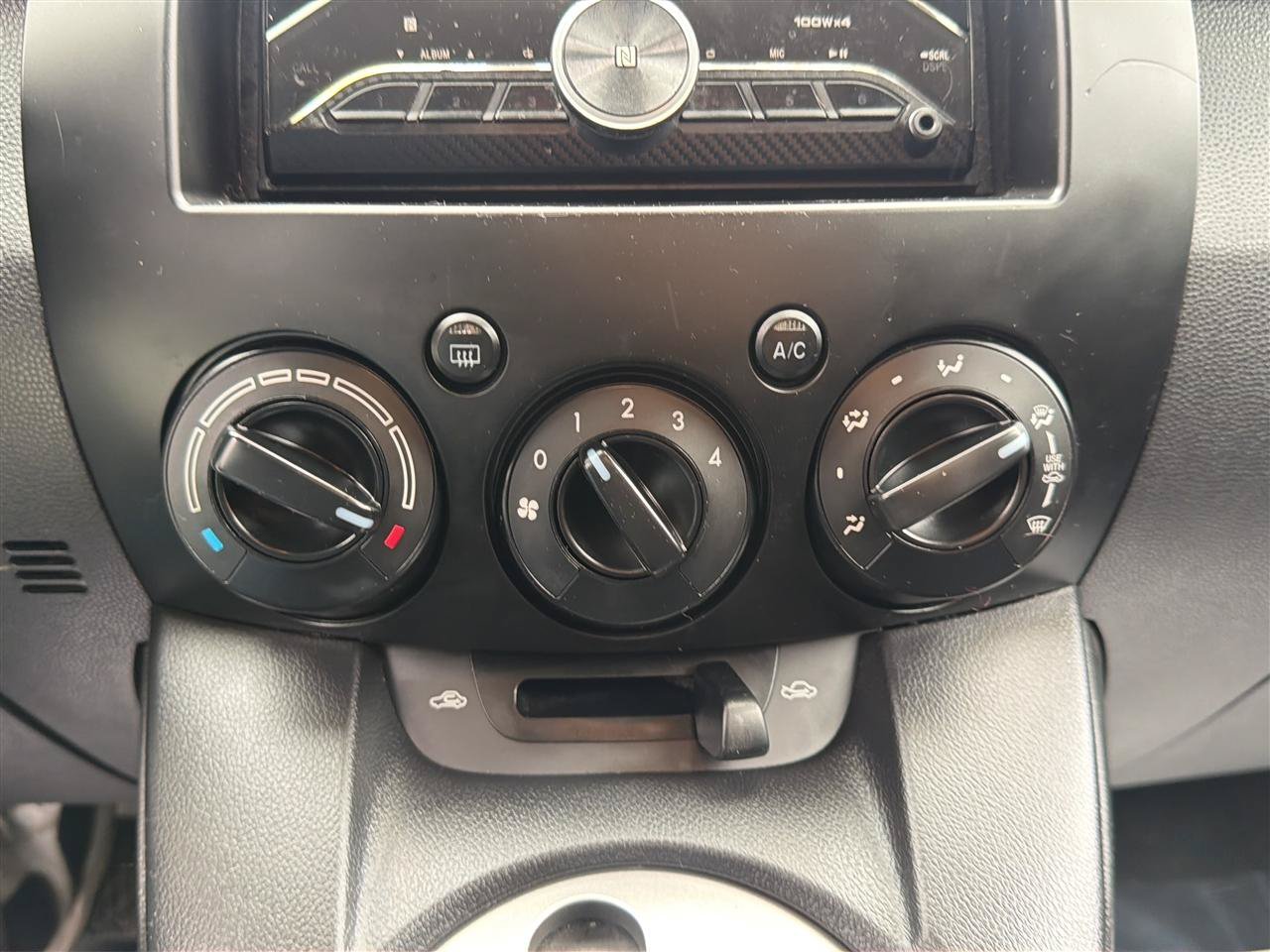 Used 2014 MAZDA MAZDA2 Sport FWD image 21