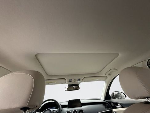 Used 2019 Kia Stinger Premium image 19