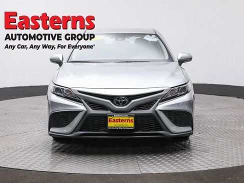 Used 2023 Toyota Camry SE FWD image 2
