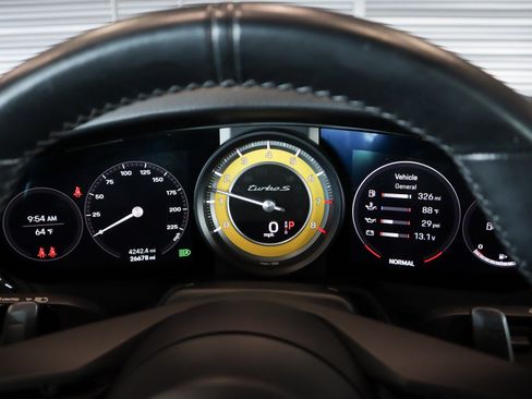 Certified 2022 Porsche 911 image 16