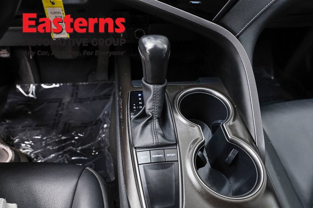 Used 2023 Toyota Camry SE FWD image 12