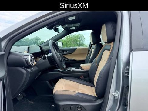 Used 2025 Chevrolet Equinox ACTIV w/ Safety and Technology Package FWD image 8