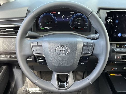 Used 2025 Toyota Camry XLE w/ Premium Package FWD image 11