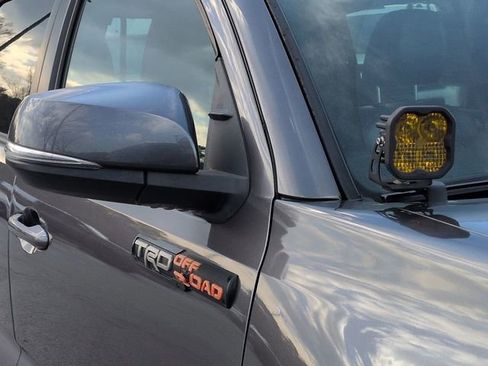 Used 2021 Toyota Tacoma TRD Off-Road w/ TRD Premium Off Road Package image 13