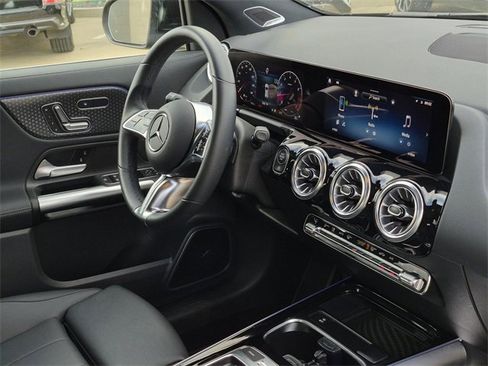 Certified 2025 Mercedes-Benz GLA 250 image 12