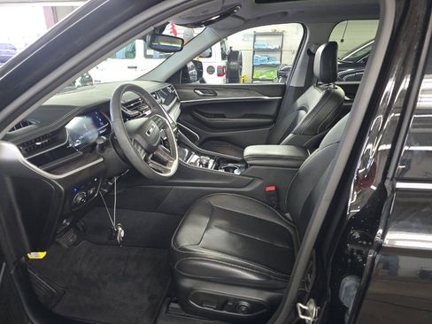 Used 2022 Jeep Grand Cherokee Limited 4xe image 5