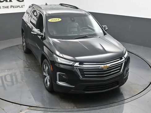 Used 2023 Chevrolet Traverse LT w/ LT Premium Package image 48