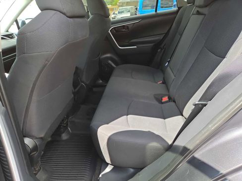 Used 2019 Toyota RAV4 LE w/ All Weather Liner Package AWD/4WD image 21
